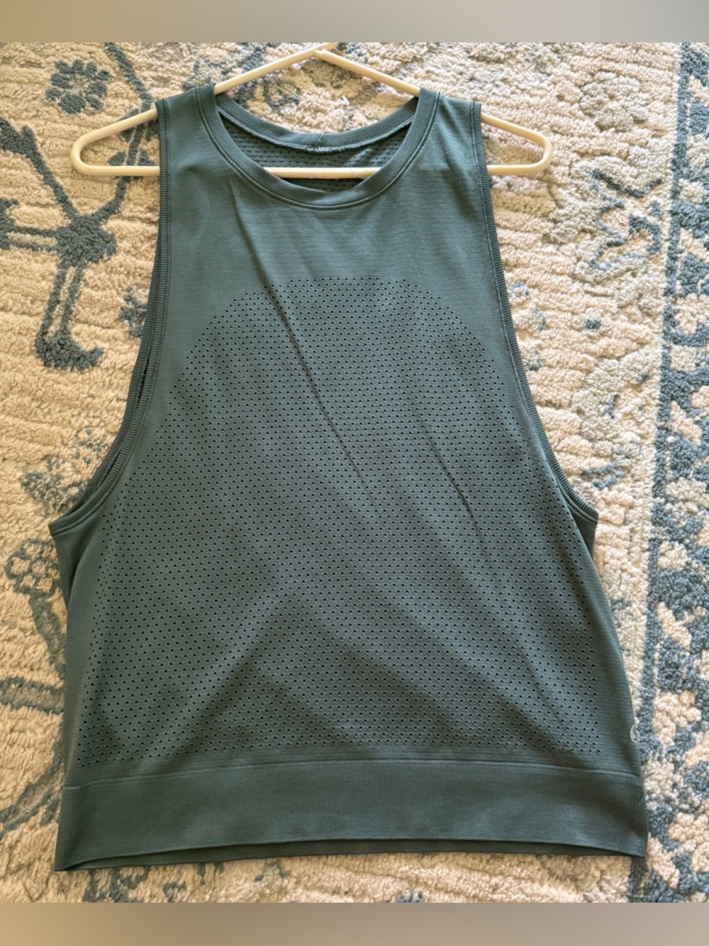 Lululemon Breeze By Tank Top Green Size 6